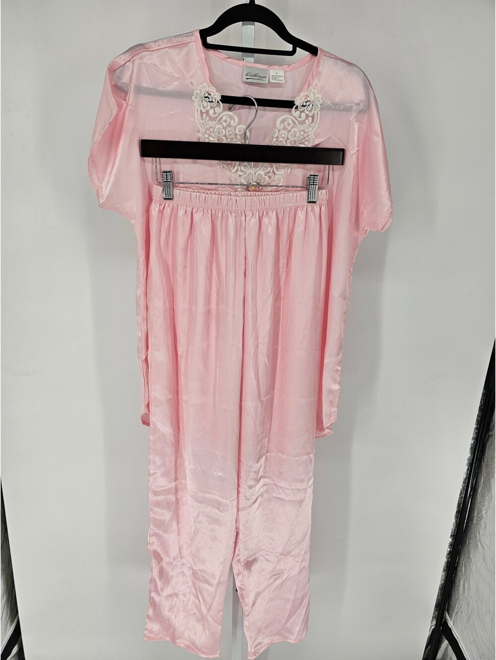 Vintage Kathryn Womens Sz S Satin Pajama Set Light Pink Lace Neckline